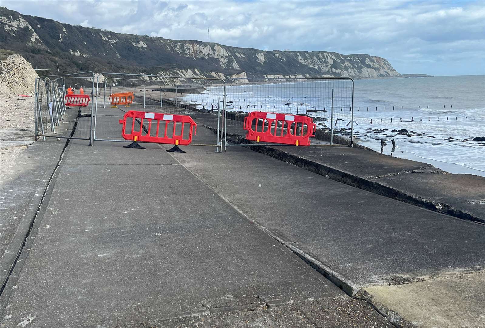 Parts of the Folkestone Warren Promenade were closed off by Network Rail crews following more damage to the coastal path