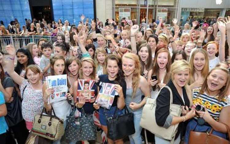 Crowds gathered at Bluewater to see diver Tom Daley